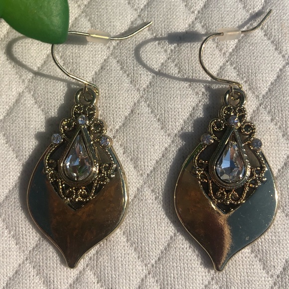 Beautiful vintage feel fun lightweight earrings ✨ - Picture 10 of 10